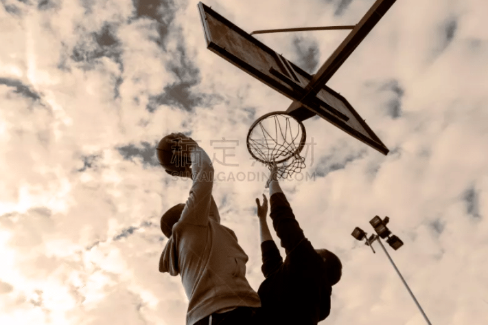 令人惊讶的传闻遭辟谣，罗马诺：贡多齐被推荐给皇马传闻不实