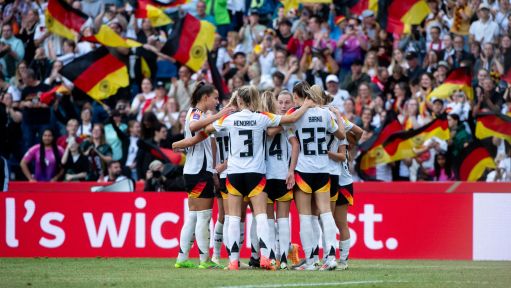 广东启程俱乐部杯！萨姆纳不提裤子，奎因帅气，杨溢也随队出征！